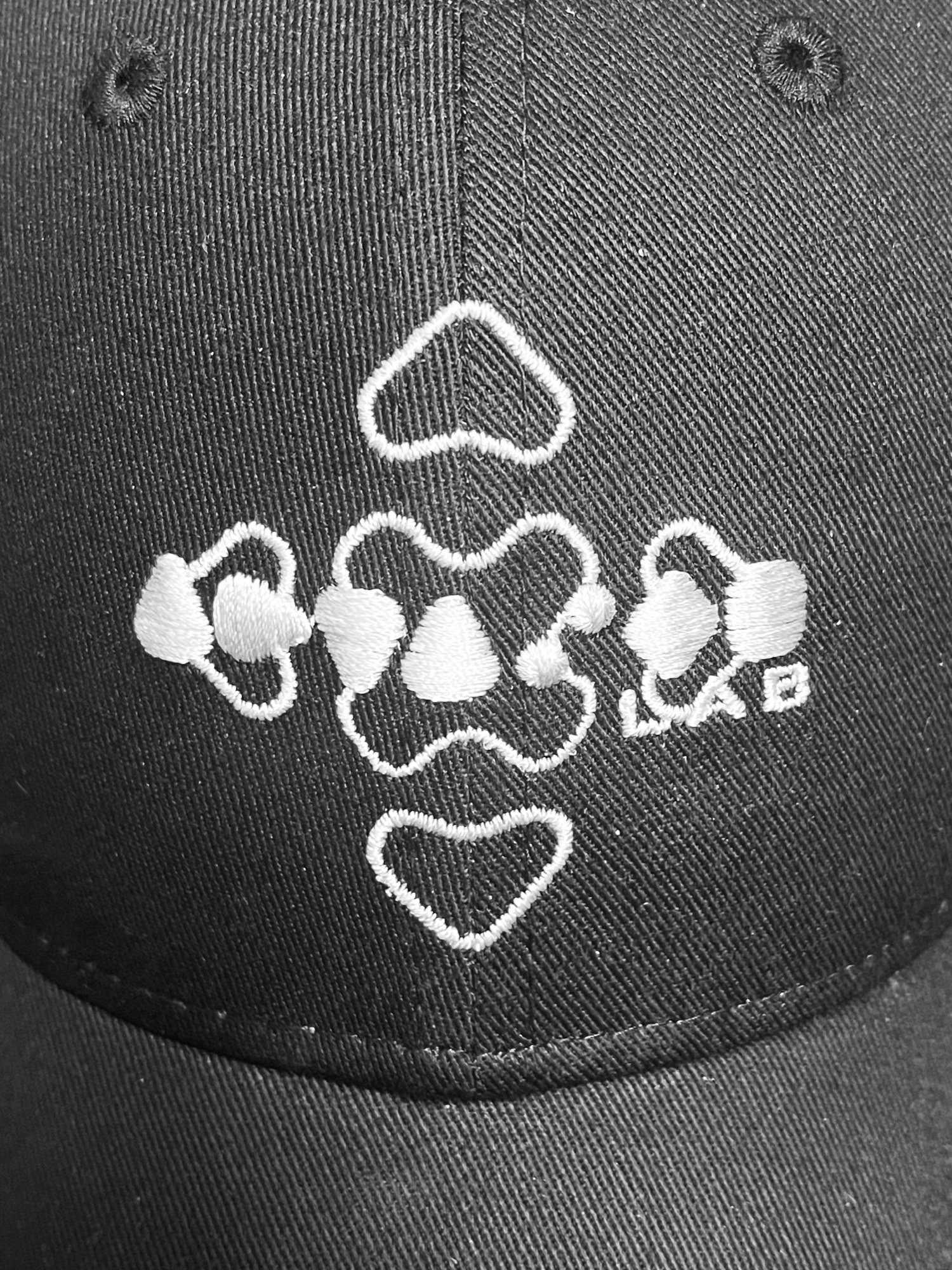 Advance Lab feed — Precision embroidery. Timeless minimalism. Engineered for comfort. 100% cotton. Ultra-clean lines. Textured logo embroid
